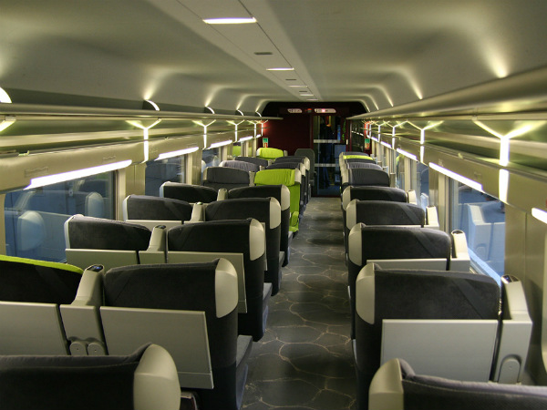 26-1374830806-france-tgv-interior.jpg