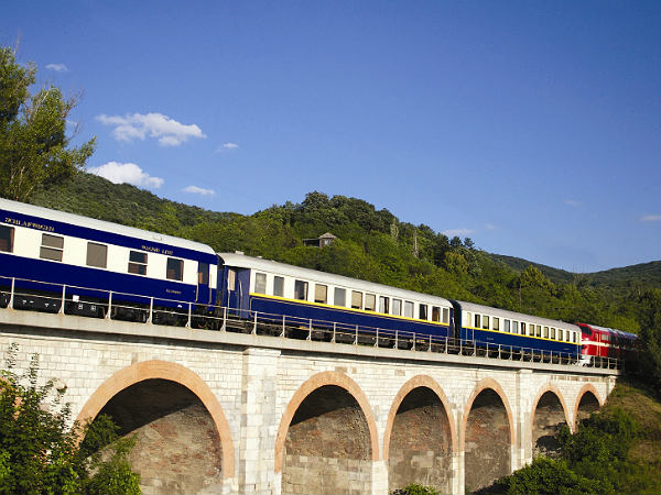 13-1399949950-danube-express-budapest-is