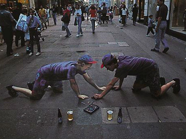 21-1408601611-funny-3d-road-images-04.jp