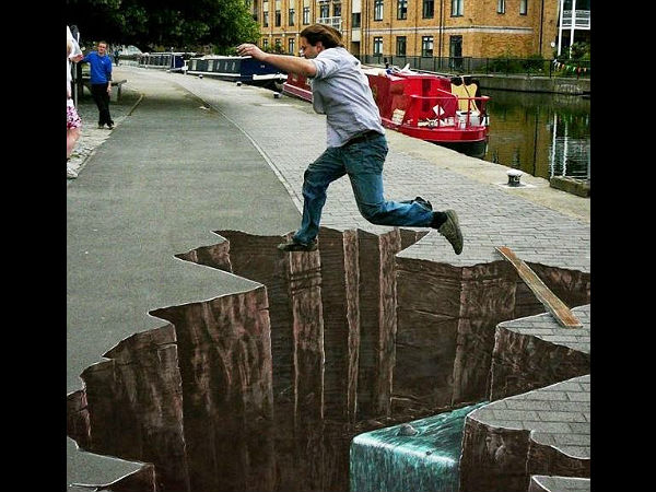 21-1408601755-funny-3d-road-images-20.jp