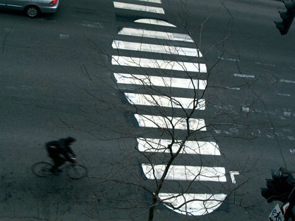 21-1408601776-funny-3d-road-images-23.jp