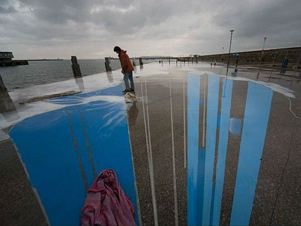 21-1408601856-funny-3d-road-images-33.jp