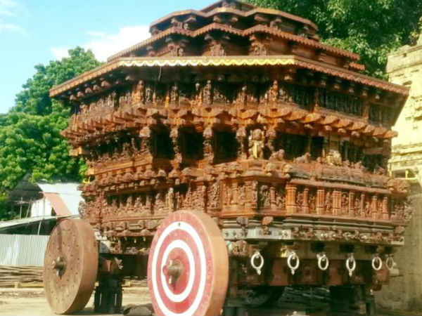 டன் கணக்கில் கட்டுமானப் பொருட்கள்