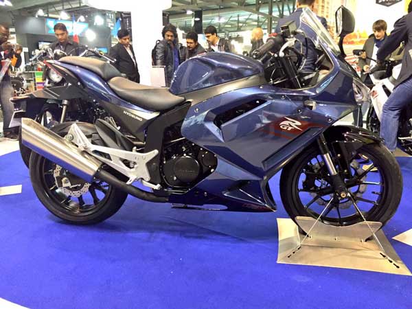 3) ஹயோசங் ஜிடி300ஆர்;