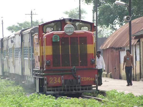 சுதந்திர இந்தியாவில் ஓடும் ஆங்கிலேயருக்கு சொந்தமான ரயில்
