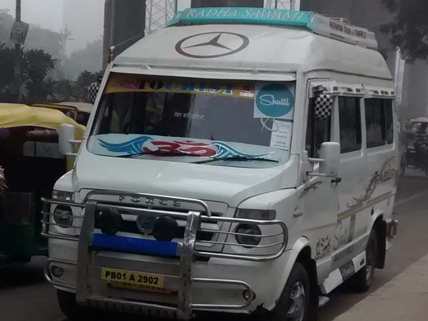 டூர் செல்வதற்கு சொந்த கார் சிறந்ததா அல்லது வாடகை கார் சிறந்ததா?