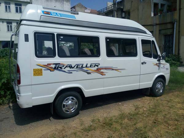 டூர் செல்வதற்கு சொந்த கார் சிறந்ததா அல்லது வாடகை கார் சிறந்ததா?