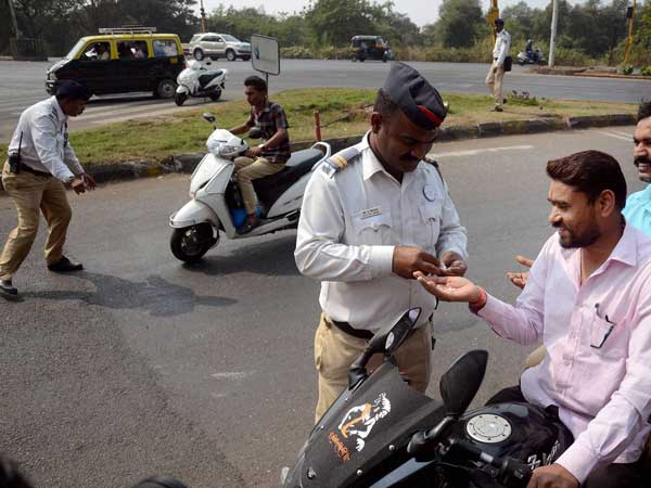 நகல் ஓட்டுனர் உரிமத்துக்கு எல்.டி.ஆர் சான்று பெற ஆன்லைனில் பதிவு: காவல் துறை தகவல்!