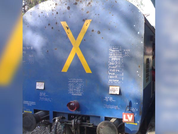 ரயிலின் கடைசிப்பெட்டியில் 'X' என வரையப்படுவதற்கான காரணங்கள்