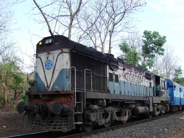 டீசல் ரயில் எஞ்சின் அணைக்கப்படுவதில்லை ஏன் தெரியுமா?