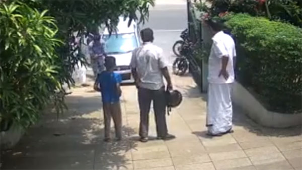 உங்கள் காரில் ஹேண்ட் பிரேக் போடவில்லை என்றால் இப்படியும் நடக்கலாம்...