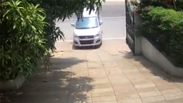 உங்கள் காரில் ஹேண்ட் பிரேக் போடவில்லை என்றால் இப்படியும் நடக்கலாம்...