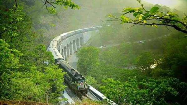 வாழ்நாளில் ஒரு முறையேனும் பயணிக்க வேண்டிய தென்காசி - கொல்லம் ரயில் பயணம்