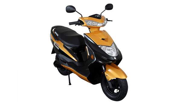 உங்கள் பெட்ரோல் ஸ்கூட்டருக்கு பதிலாக எலெக்ட்ரிக் ஸ்கூட்டருக்கு மாறுங்கள்; டாப் 5 எலெக்டரிக் ஸ்கூட்ட