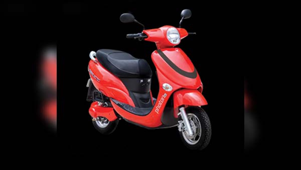 உங்கள் பெட்ரோல் ஸ்கூட்டருக்கு பதிலாக எலெக்ட்ரிக் ஸ்கூட்டருக்கு மாறுங்கள்; டாப் 5 எலெக்டரிக் ஸ்கூட்ட