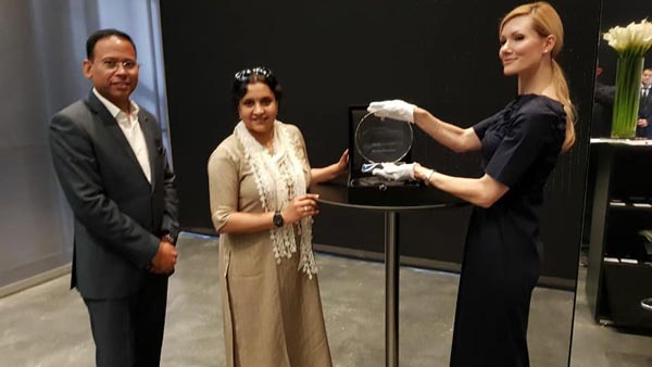 25வது திருமண நாளில் மனைவிக்கு லேட்டஸ்ட் ரோல்ஸ் ராய்ஸ் பரிசு; கெத்து காட்டும் இந்தியர்