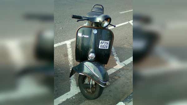 போட்டியாளர்களை குலை நடுங்க வைத்த பஜாஜ்.. கம்பீரமாக மறு அவதாரம் எடுக்கிறது சீட்டாக் ஸ்கூட்டர்..