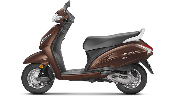 போட்டியாளர்களை குலை நடுங்க வைத்த பஜாஜ்.. கம்பீரமாக மறு அவதாரம் எடுக்கிறது சீட்டாக் ஸ்கூட்டர்..
