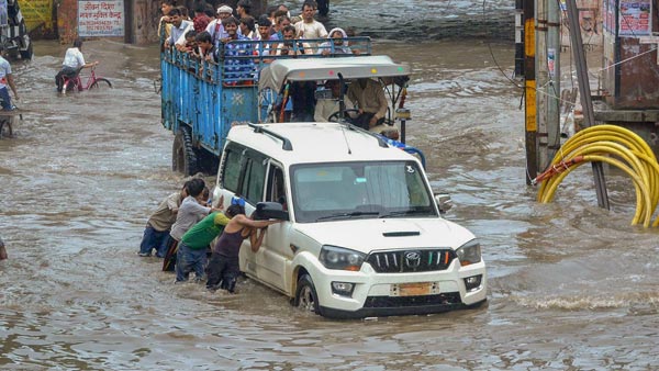 கேரள வெள்ளத்தில் சிக்கிய கார்களை வாங்கலாமா?