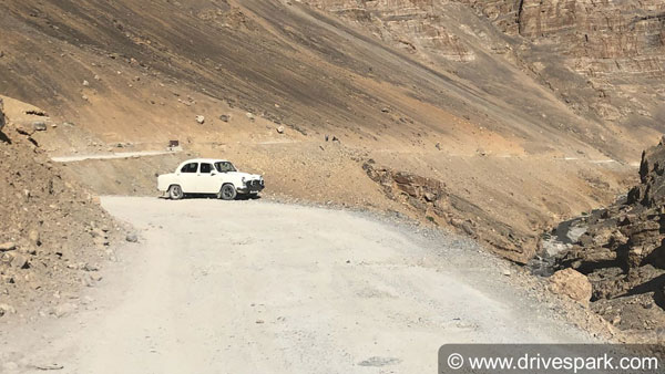 ஈரோடு டூ இமயமலை... அம்பாசடர் காரில் ஓர் சிலிர்க்க வைக்கும் பயண அனுபவம்!!