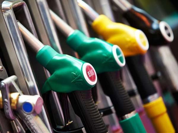 மோடியே நினைத்தாலும் பெட்ரோல் விலையை 99.99 ரூபாய்க்கு மேல் உயர்த்த முடியாது.. கட்டம் அப்படி..