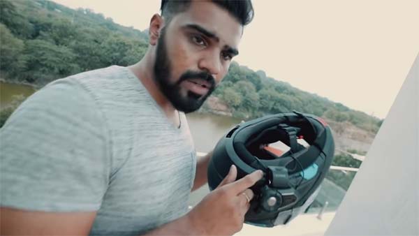 பைக்கை விட இந்த ஹெல்மெட்டின் விலை அதிகம்… அப்படி என்ன தான் இருக்கு அதில்?