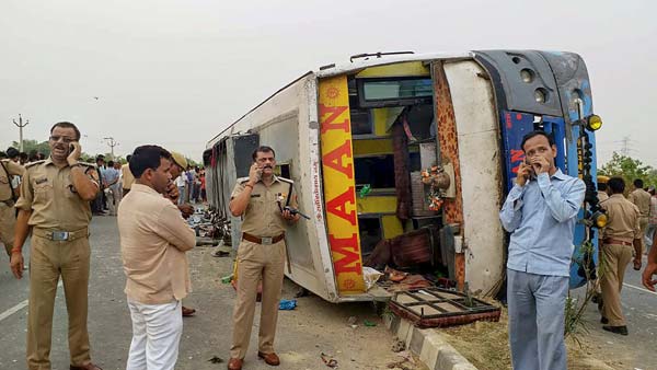 சாலை விபத்துக்களில் அதிக உயிர்களை பறிகொடுக்கும் மாநிலம் தமிழ்நாடு.. அதிர்ச்சிகரமான புள்ளி விபரங்கள்