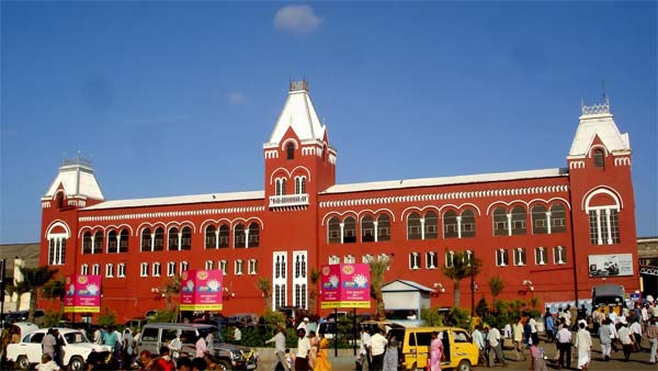160 கிமீ வேகத்தில் செல்லும் இந்தியாவின் முதல் 'செமி' புல்லட் ரயில் அறிமுகம்!