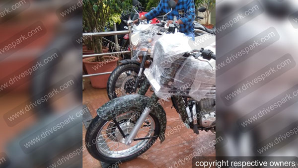 ஜாவா 350சிசி மற்றும் 300சிசி மோட்டார்சைக்கிளின் ஸ்பை படங்கள்!