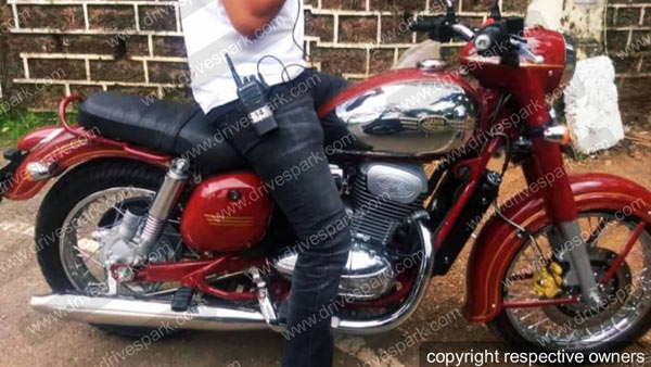 புல்லட் சாயலில் புதிய ஜாவா மோட்டார்சைக்கிள்... உதறலில் ராயல் என்ஃபீல்டு!