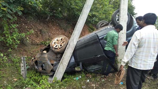 கோமா நிலையில் போராடும் டாக்டர்.. விபத்திற்கு காரணம் தெரிந்தால் இனி காரில் பயணிக்கவே மாட்டீர்கள்