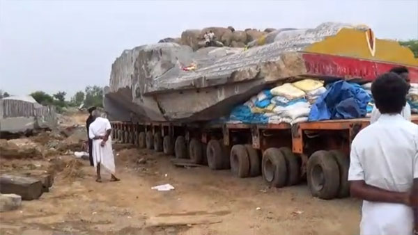 380 டன் ராமர் சிலையை அசால்ட்டாக இழுத்து வரும் வால்வோ புல்லர் டிரக்!