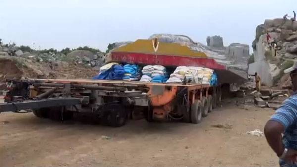 380 டன் ராமர் சிலையை அசால்ட்டாக இழுத்து வரும் வால்வோ புல்லர் டிரக்!
