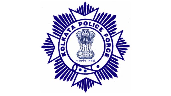 அபராதங்களை இப்படியும் வசூலிக்கலாம்... ஜவுளிக்கடைக்காரர் ரேஞ்சுக்கு கீழே இறங்கிய போலீசார்...