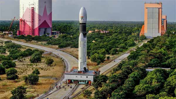 ஒரு பைசா கூட வாங்காமல் இந்த செயற்கைகோளை ஏவுகிறது இஸ்ரோ... காரணம் தெரிந்தால் ஆச்சரியம் உறுதி...