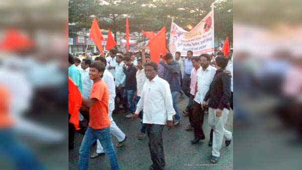 ஹெல்மெட்டிற்கு இறுதி சடங்கு நடத்திய பாஜகவினர்... காரணம் என்னவென்று தெரிந்தால் கோவப்படுவீர்கள்...