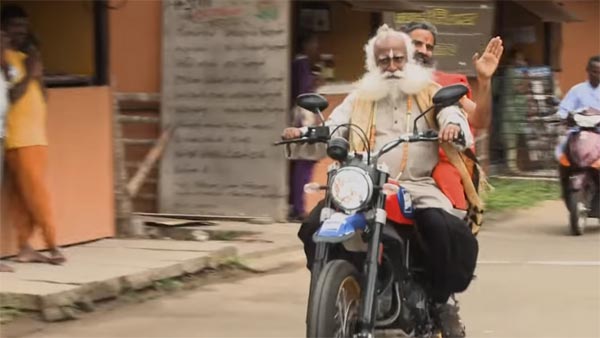 மீண்டும் ஒரு ஆடம்பர பைக்கை வாங்கிய ஜக்கி வாசுதேவ்... விலை எவ்வளவு என தெரிந்தால் கோவப்படுவீர்கள்...