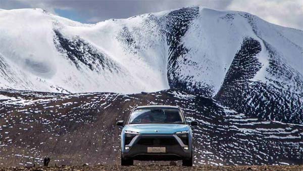 உலகில் இதை முதல் முறையாக செய்திருக்கும் எலெக்ட்ரிக் கார் இதுதான்... மலைக்க வைத்த பிரம்மாண்ட சாதனை உலகில் இதை முதல் முறையாக செய்திருக்கும் எலெக்ட்ரிக் கார் இதுதான்... மலைக்க வைத்த பிரம்மாண்ட சாதனை