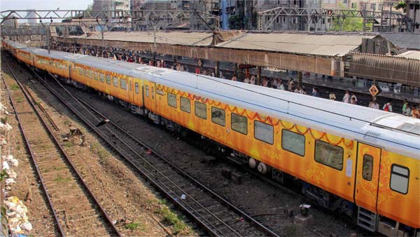 பிப்-19ல் சேவைக்கு வருகிறது சென்னை- மதுரை தேஜஸ் ரயில்! பிப்-19ல் சேவைக்கு வருகிறது சென்னை- மதுரை தேஜஸ் ரயில்!