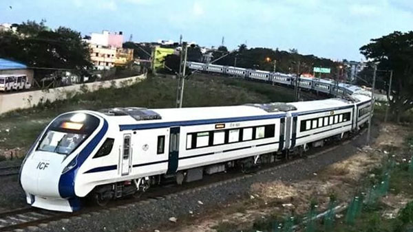 பிப்.15ல் பயணிகள் சேவைக்கு வருகிறது டிரெயின்-18 எக்ஸ்பிரஸ் ரயில்!