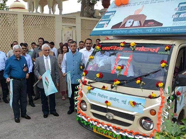 பாஜக எம்எல்ஏ வீடு அருகே கிடந்த வாக்குப்பதிவு இயந்திரம்... தேர்தல் ஆணையம் எடுத்த நடவடிக்கை இதுதான்...