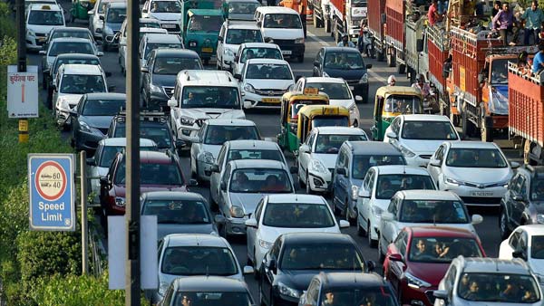 காரில் ஏற்பட்ட இந்த சிறு கோளாறுதான் 4 பேர் உயிரை பறித்தது? என்னவென்று தெரிந்தால் அதிர்ச்சியடைவீர்கள்