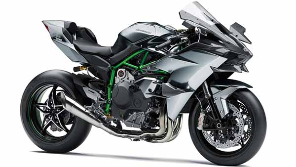ரூ.72 லட்சம் மதிப்புடைய கவாஸாகி பைக் மும்பை வாடிக்கையாளருக்கு டெலிவிரி!