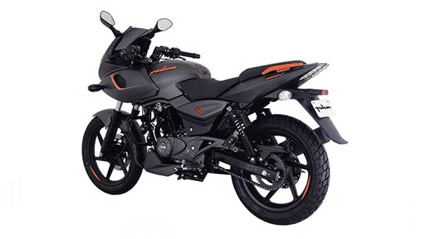இந்த பல்சர் மாடலில் நீங்கள் எதிர்பார்த்த வசதி அறிமுகம்... விலை எவ்வளவு உயர்ந்துள்ளது என தெரியுமா?