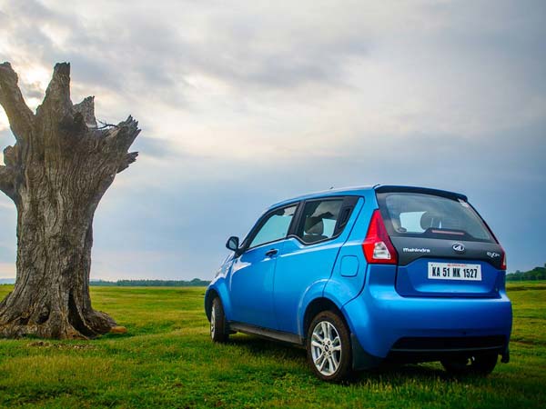 ரூ. 50 ஆயிரம் செலவில் இத்தனை கிலோமீட்டரா...? - வாயை பிளக்க வைக்கும் மஹிந்திரா இ2ஓ-வின் புதிய சாதனை...!