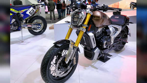 விரைவில் விற்பனைக்கு களமிறங்கும் சக்தி வாய்ந்த 300சிசி பைக்குகள்: விற்பனையில் வெல்லப்போவது யார்?