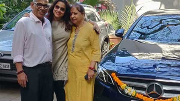 பரிசு கொடுக்க விலையுயர்ந்த காரை வாங்கிய அஜித்தின் ஜோடி நடிகை: யாருக்காக வாங்கினாங்க தெரியுமா...?