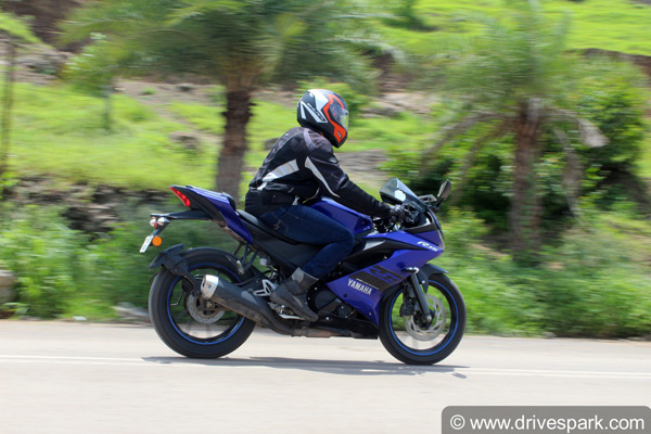 ஆர்15 வி3 மாடலை கூடுதல் கவர்ச்சியாக உருவாக்கிய யமஹா: புகைப்படங்கள் உள்ளே!