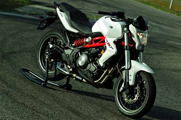 பெனெல்லி 300சிசி பைக்குகளின் விலை ரூ.60,000 குறைப்பு!