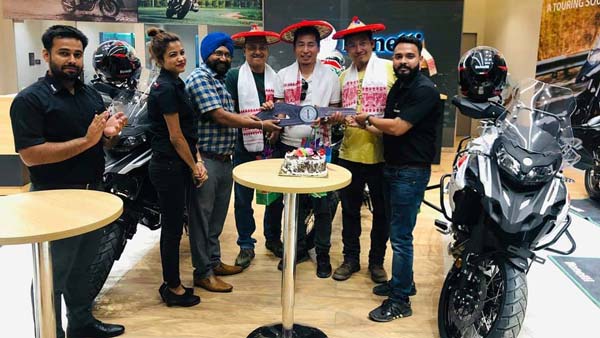 பெரும் எதிர்பார்க்கப்பட்ட பெனெல்லி ட்வின் பைக்குகள் டெலிவரி தொடக்கம்...!